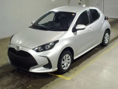Toyota YARIS  с аукциона в Японии