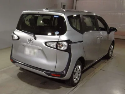 Toyota SIENTA  с аукциона в Японии