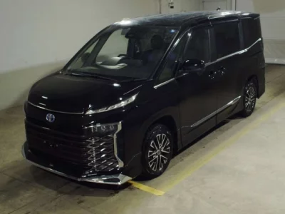 Toyota VOXY  с аукциона в Японии