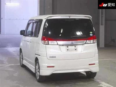 Mitsubishi DELICA D2