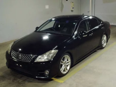 Toyota CROWN  с аукциона в Японии