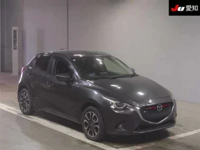 Mazda DEMIO  с аукциона в Японии