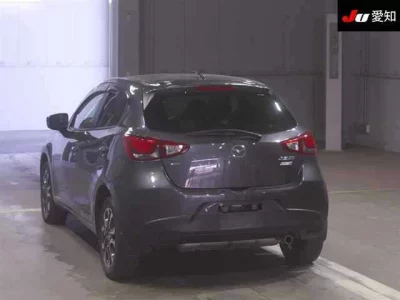 Mazda DEMIO  с аукциона в Японии