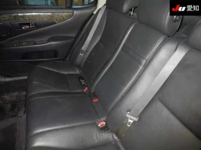 Lexus LS  с аукциона в Японии