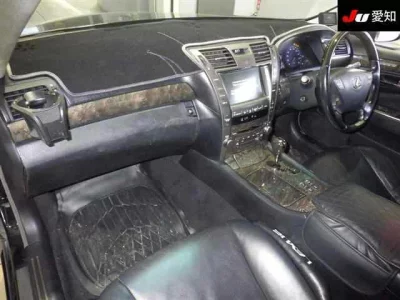 Lexus LS  с аукциона в Японии
