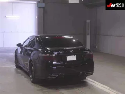 Lexus LS  с аукциона в Японии