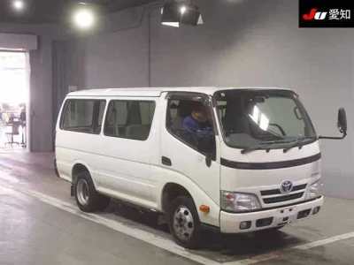 Toyota DYNA  с аукциона в Японии