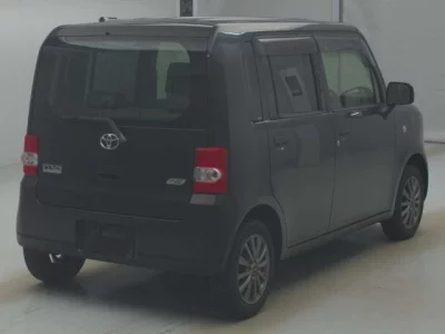 Toyota PIXIS SPACE  с аукциона в Японии