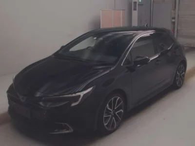 Toyota COROLLA SPORT  с аукциона в Японии
