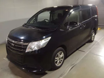 Toyota NOAH  с аукциона в Японии