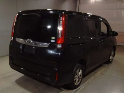 Toyota NOAH  с аукциона в Японии