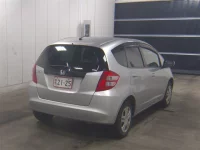 Honda FIT лот № 3007 оценка 3.5  с аукциона в Японии 4