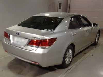 Toyota CROWN  с аукциона в Японии