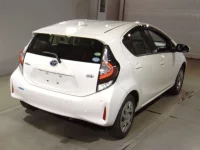 Toyota AQUA лот № 140 оценка 3.5  с аукциона в Японии 1