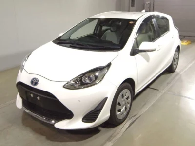 Toyota AQUA  с аукциона в Японии