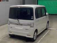 Daihatsu TANTO лот № 3045 оценка 3.5  с аукциона в Японии 3