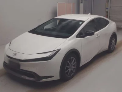 Toyota PRIUS  с аукциона в Японии