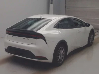 Toyota PRIUS  с аукциона в Японии