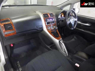 Toyota AURIS  с аукциона в Японии