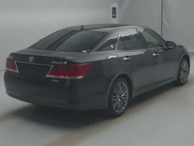 Toyota CROWN  с аукциона в Японии