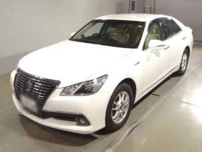 Toyota CROWN  с аукциона в Японии