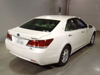 Toyota CROWN  с аукциона в Японии