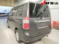 Toyota NOAH лот № 7513 оценка 3.5  с аукциона в Японии 1