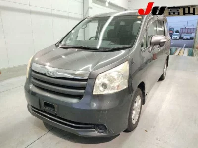 Toyota NOAH  с аукциона в Японии