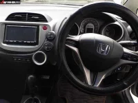 Honda FIT лот № 3053 оценка 3.5  с аукциона в Японии 5