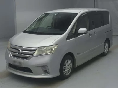 Nissan SERENA  с аукциона в Японии