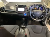 Honda FIT лот № 535 оценка 4  с аукциона в Японии 2