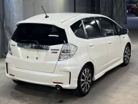 Honda FIT лот № 535 оценка 4  с аукциона в Японии 4