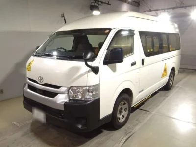 Toyota HIACE  с аукциона в Японии
