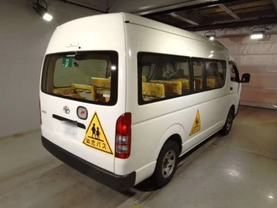 Toyota HIACE  с аукциона в Японии
