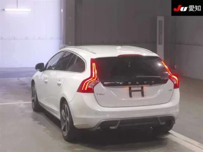 Volvo V60  с аукциона в Японии
