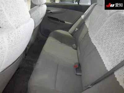 Toyota COROLLA AXIO  с аукциона в Японии