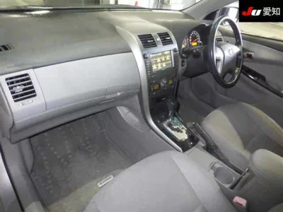 Toyota COROLLA AXIO  с аукциона в Японии