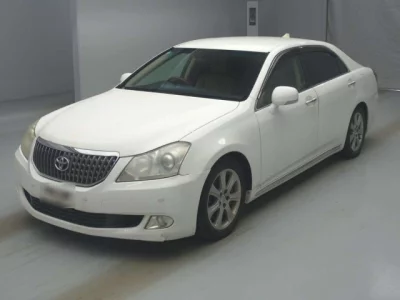 Toyota CROWN  с аукциона в Японии