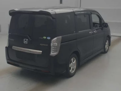 Honda STEP WAGON  с аукциона в Японии