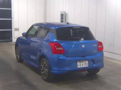 Suzuki SWIFT  с аукциона в Японии