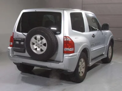 Mitsubishi PAJERO  с аукциона в Японии