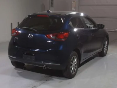 Mazda MAZDA2  с аукциона в Японии