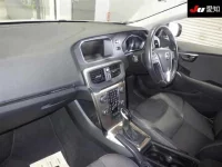 Volvo V40 лот № 4169 оценка 4.5  с аукциона в Японии 2