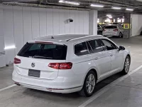 Volkswagen PASSAT VARIANT лот № 2 оценка 4  с аукциона в Японии 1