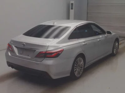 Toyota CROWN  с аукциона в Японии