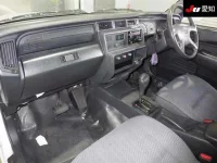 Toyota CROWN COMFORT лот № 30427 оценка 3.5  с аукциона в Японии 2