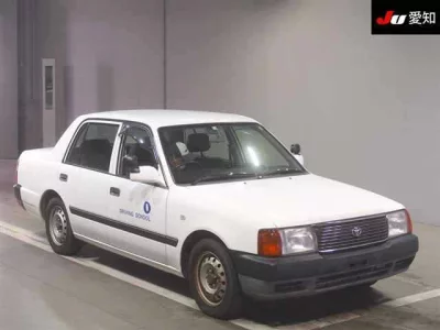 Toyota CROWN COMFORT  с аукциона в Японии