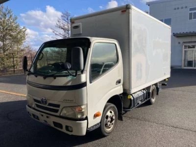 Toyota DYNA  с аукциона в Японии