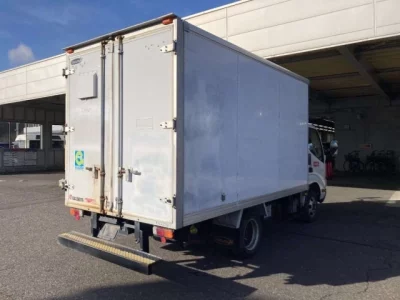 Toyota DYNA  с аукциона в Японии