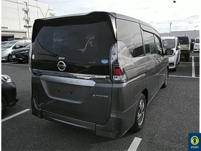 Nissan SERENA  с аукциона в Японии